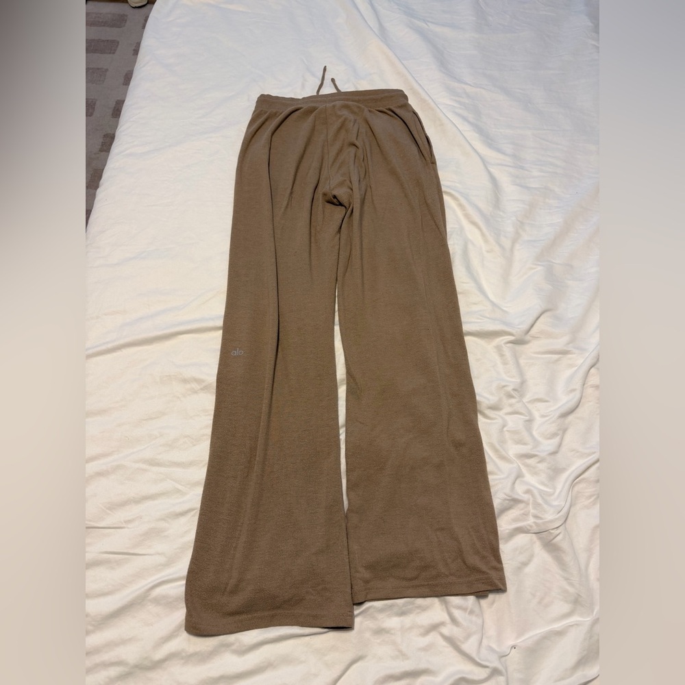 ALOLUX HIGH-WAIST SOHO WIDE LEG PANT size M